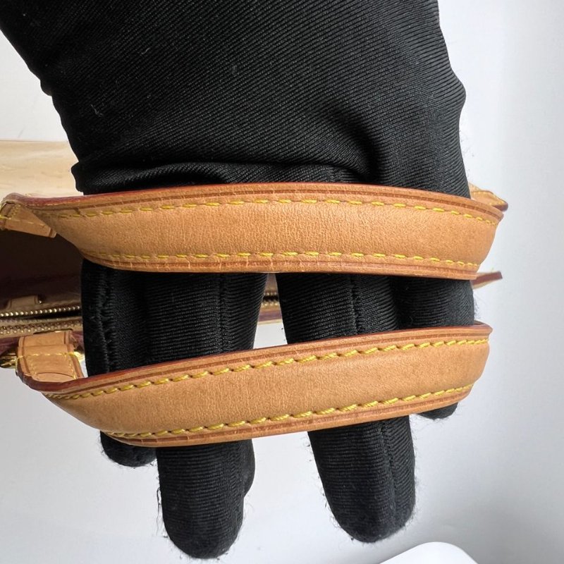 Louis Vuitton Vernis 漆皮手提包-23