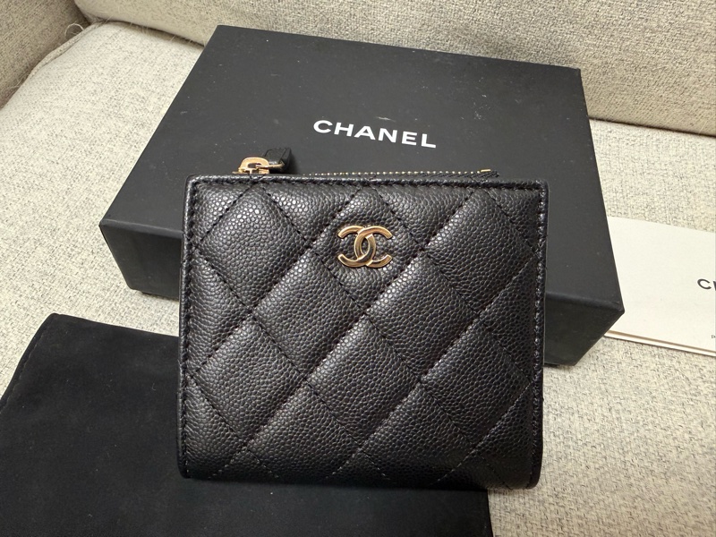chanel 短夾 短錢包 黑色荔枝皮金球-0