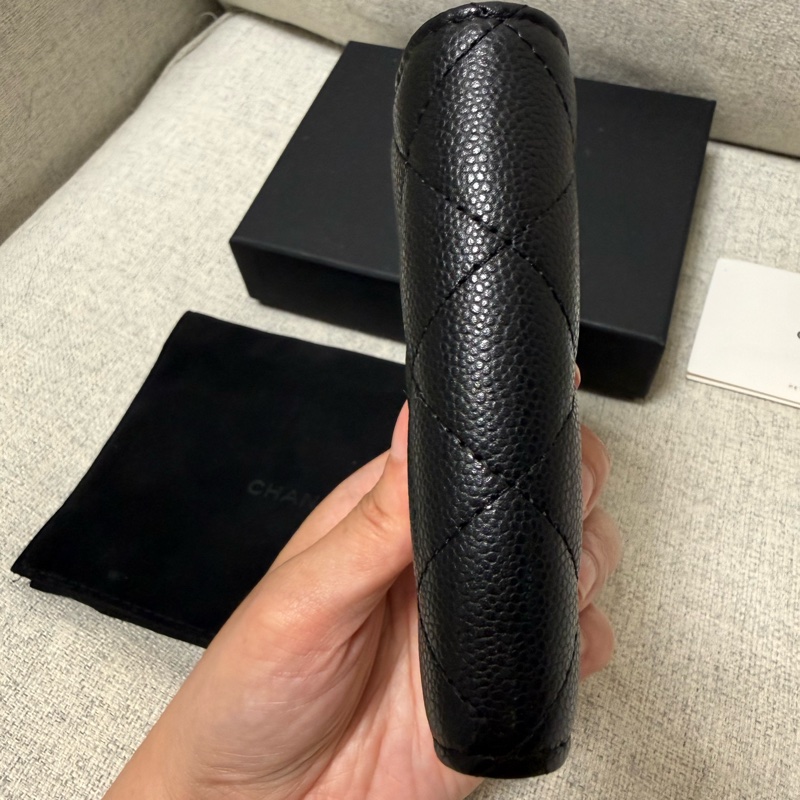 chanel 短夾 短錢包 黑色荔枝皮金球-5