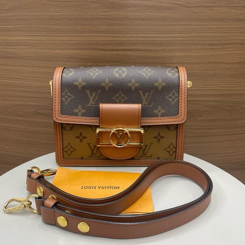 LV路易威登｜達芙妮小號 老花 有銅牌