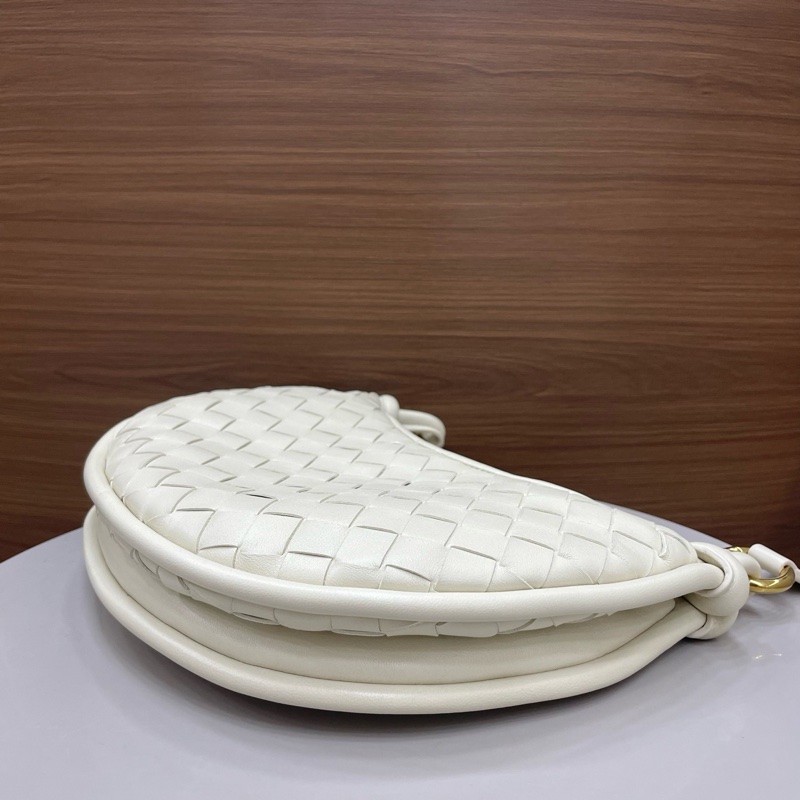 BV葆蝶家｜編織月牙包 海鹽色-5