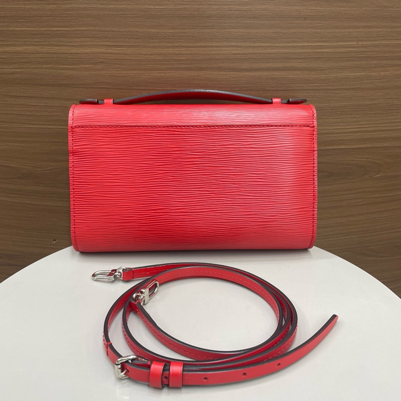 LV路易威登｜橫版水波紋cluny 紅色-1