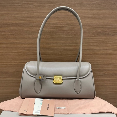 繆繆｜長手柄法棍牛皮 大象灰金扣