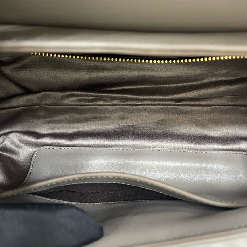 繆繆｜長手柄法棍牛皮 大象灰金扣-7