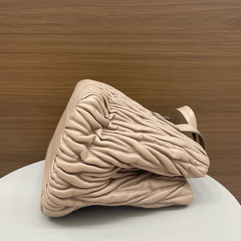 繆繆｜褶皺托特包 羊皮 藕粉色-5