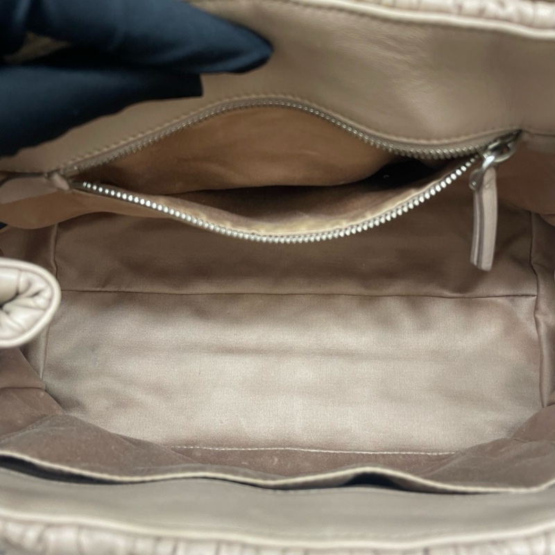 繆繆｜褶皺托特包 羊皮 藕粉色-7