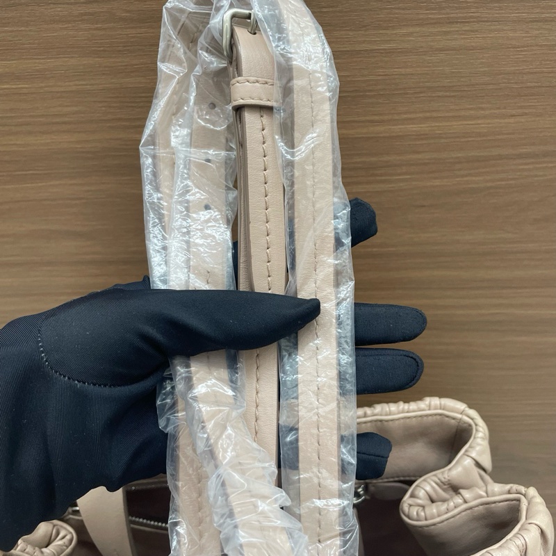 繆繆｜褶皺托特包 羊皮 藕粉色-8