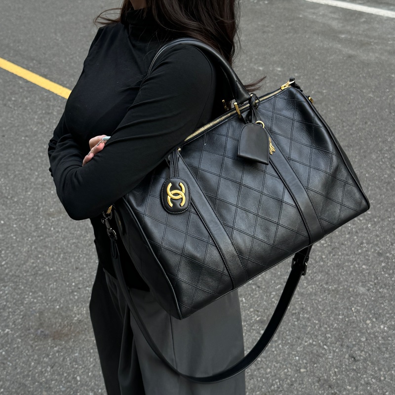 【超熱門秒殺款⏰】 Chanel 黑金 波士頓包 肩背+手提+斜背包 （專櫃27.3萬）-0