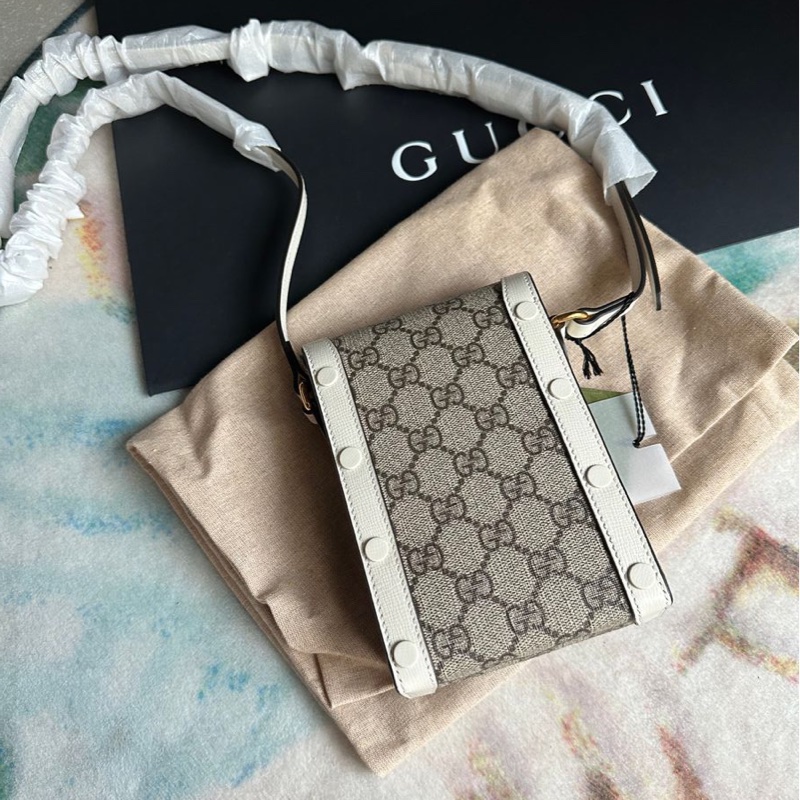 gucci crossbody bag 包  馬蹄扣 白色  米色老花-19