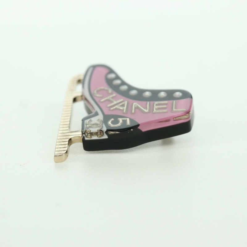 【日本直送】香奈兒滑板胸針，塑膠材質，粉紅色，CC標誌，貨號ARZ165M-14