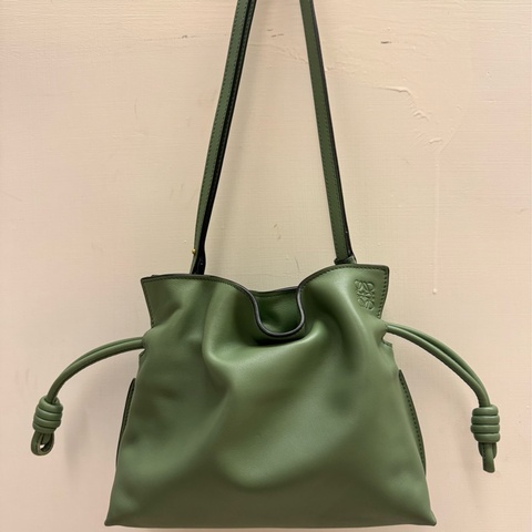 Loewe Flamenco 雲朵手拿包Mini size