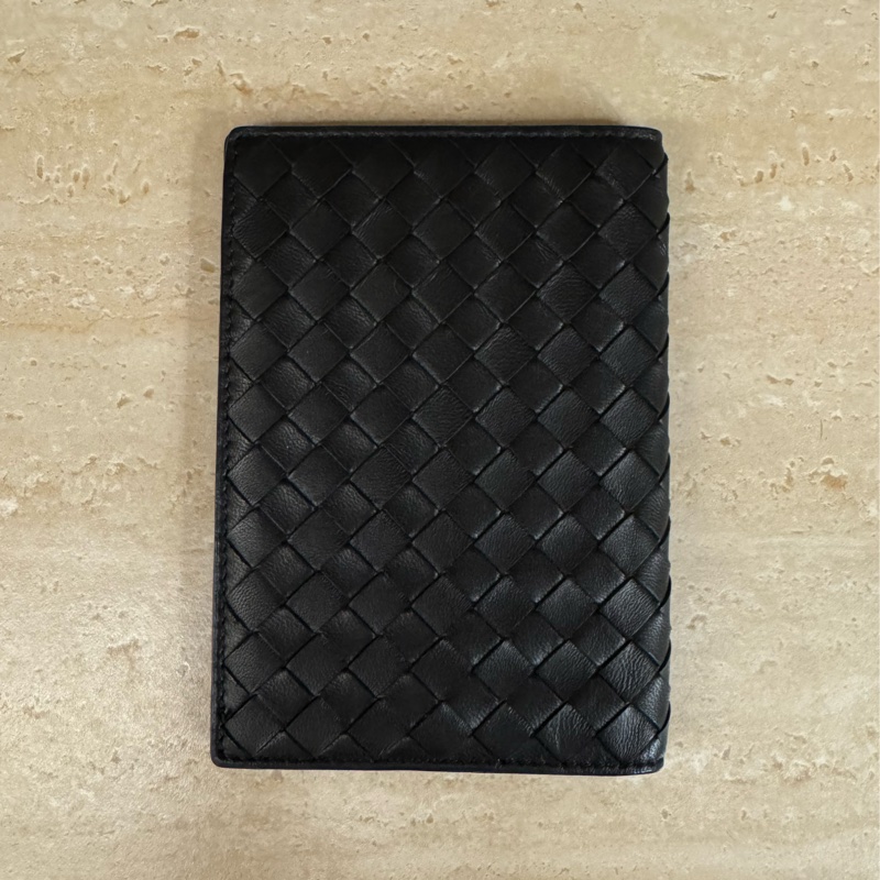 Bottega Veneta Passport Case in Black-8