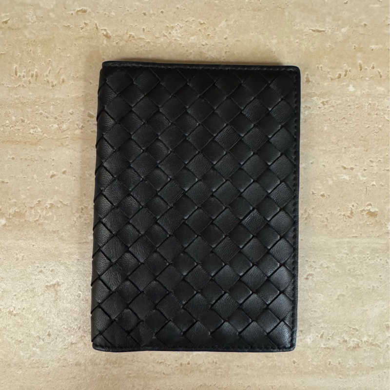 Bottega Veneta Passport Case in Black-9