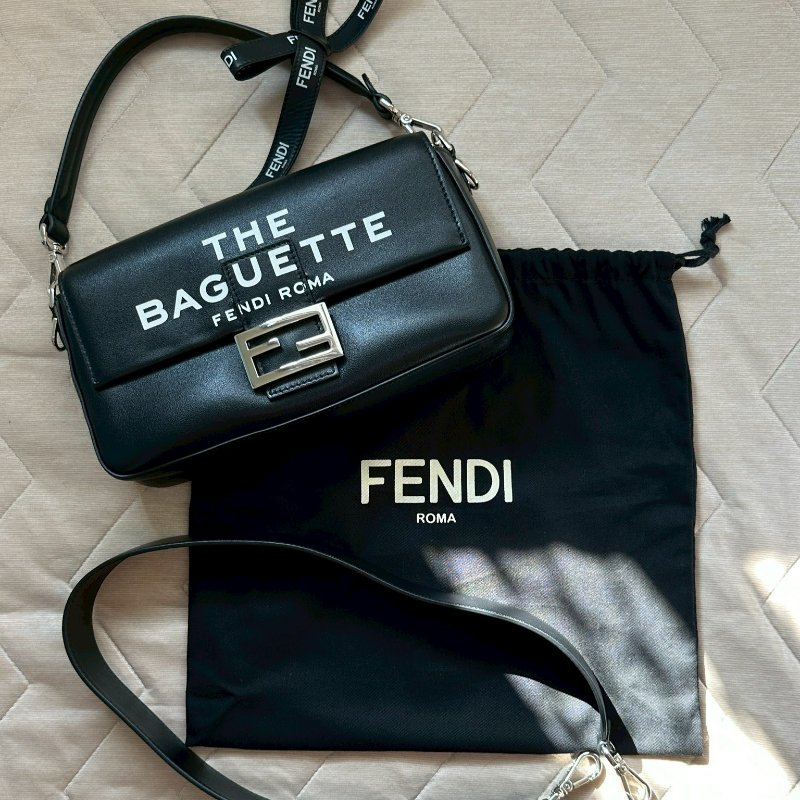 【保值近全新】Fendi Baguette 25 週年限量版 經典黑銀 專櫃全套配件-0