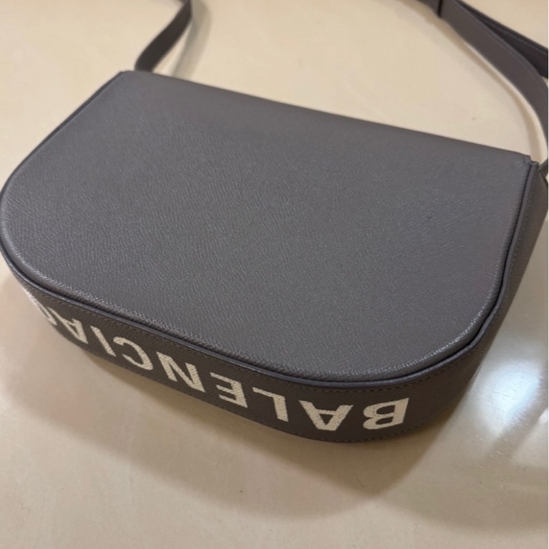 BALENCIAGA 巴黎世家VILLE 灰色斜背包-10