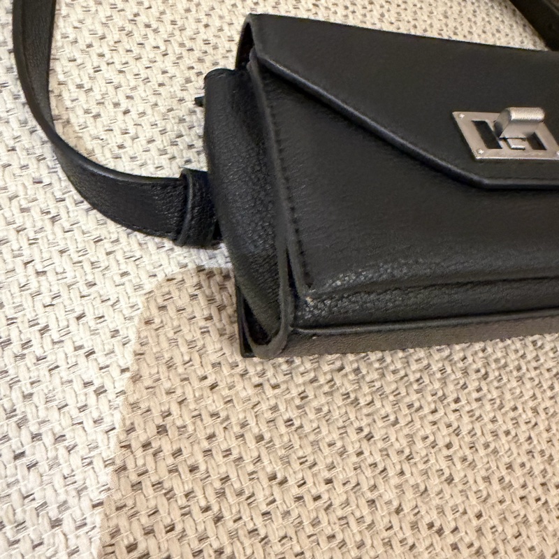 「JL精品代購」charles keith 黑腰包-9