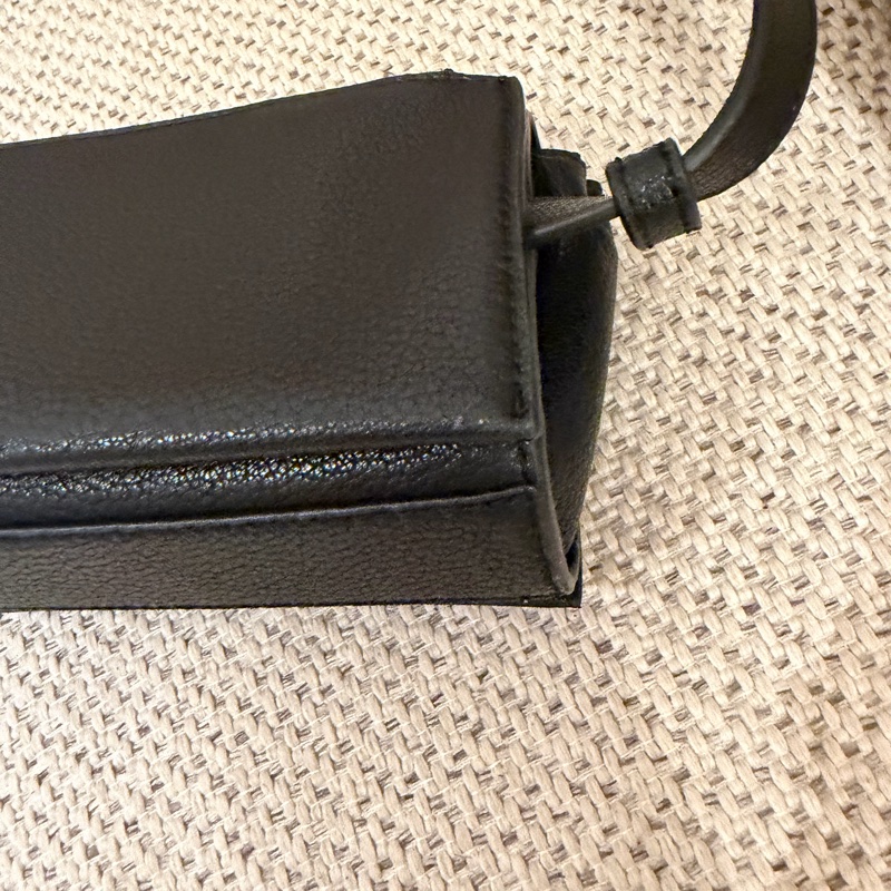 「JL精品代購」charles keith 黑腰包-10