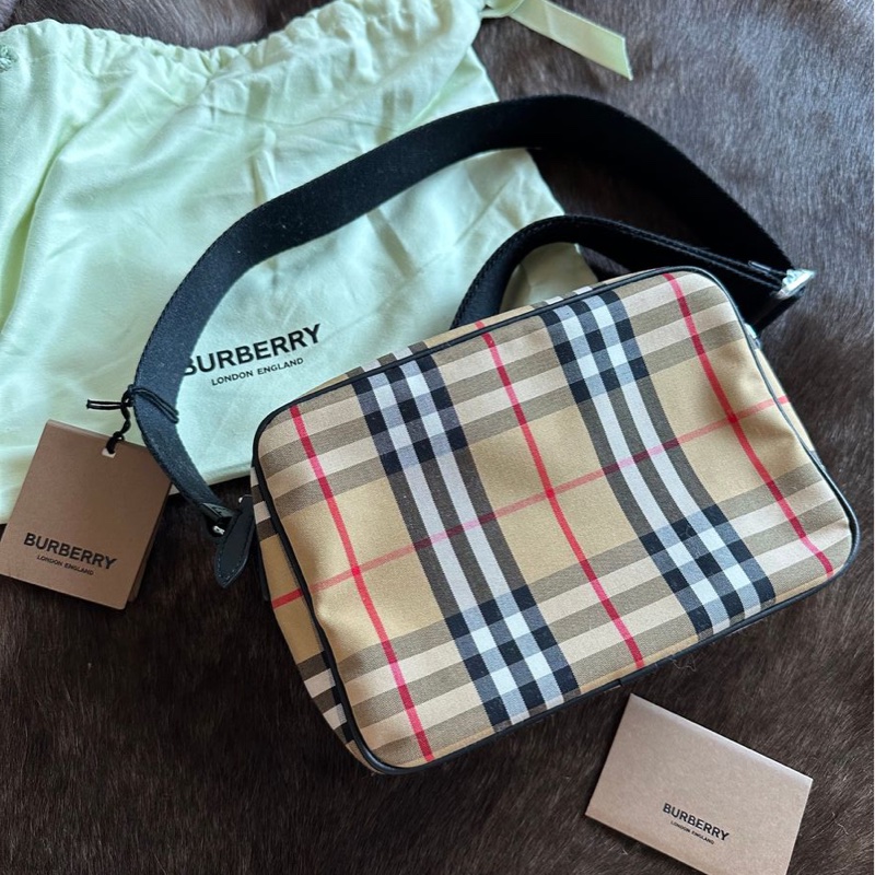 全新 未使用品 burberry crossbody bag  格紋相機包-2