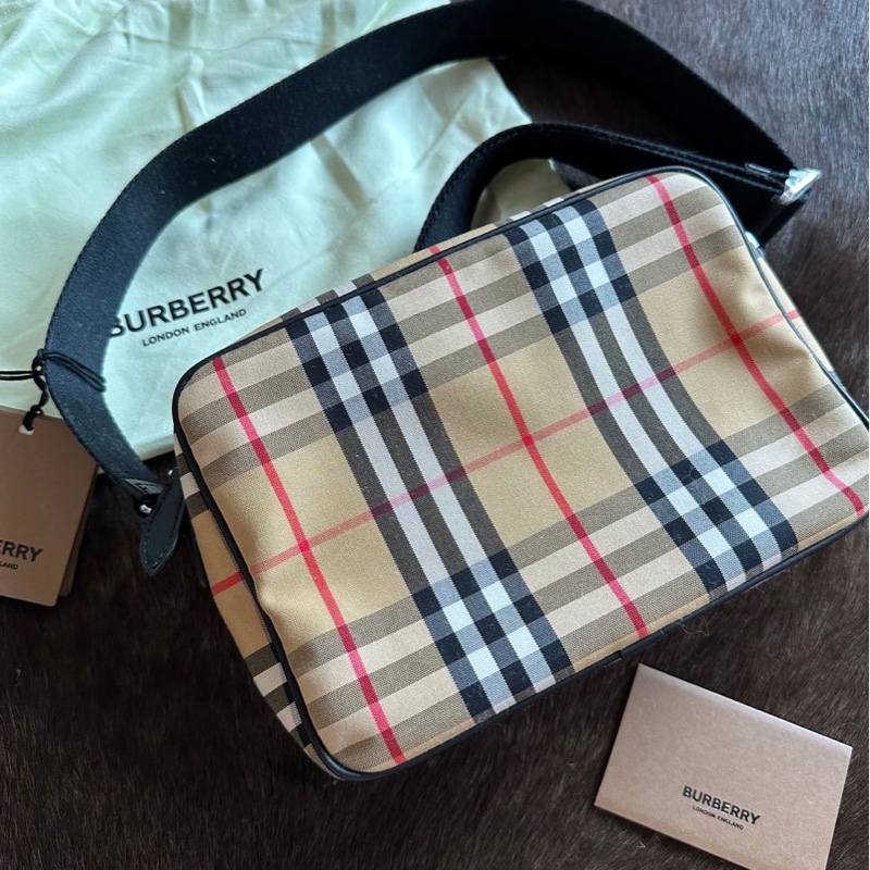 全新 未使用品 burberry crossbody bag  格紋相機包-8