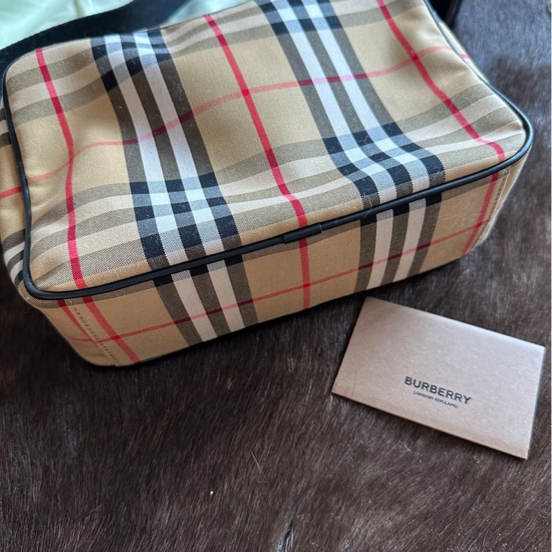 全新 未使用品 burberry crossbody bag  格紋相機包-10