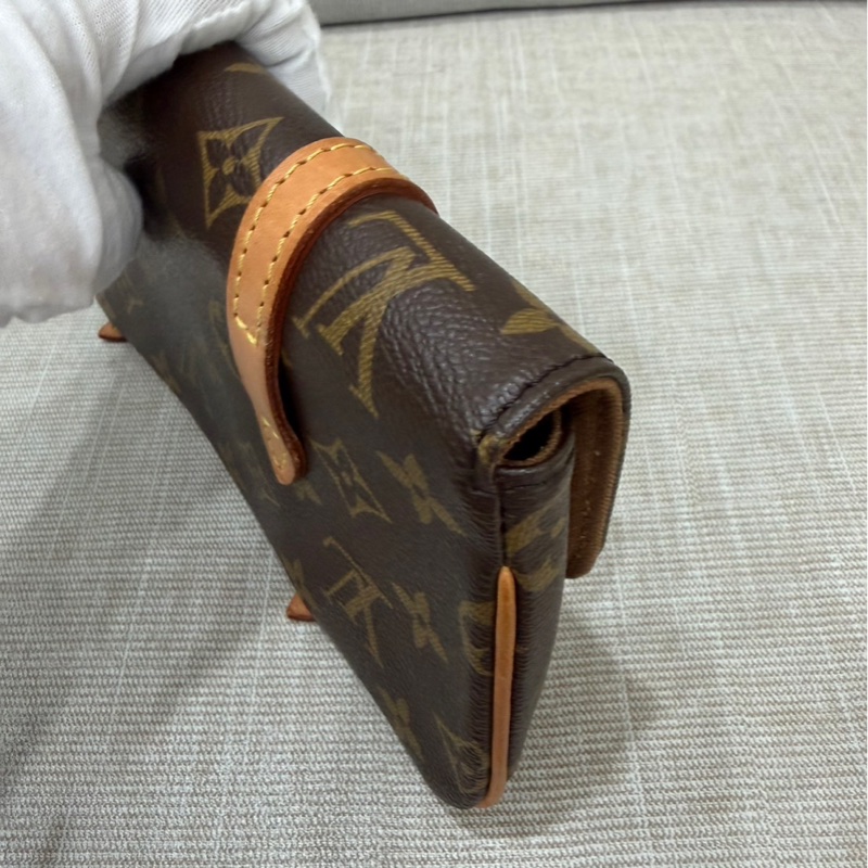 LV變形金剛老花腰包-20