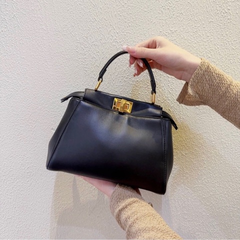 「JL精品代購」9新 Fendi Peekaboo 黑金mini