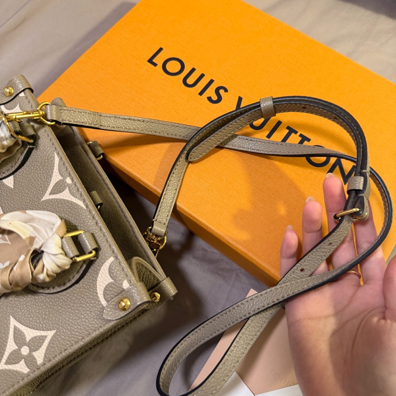 lv OnTheGo BB 斑鳩灰-16