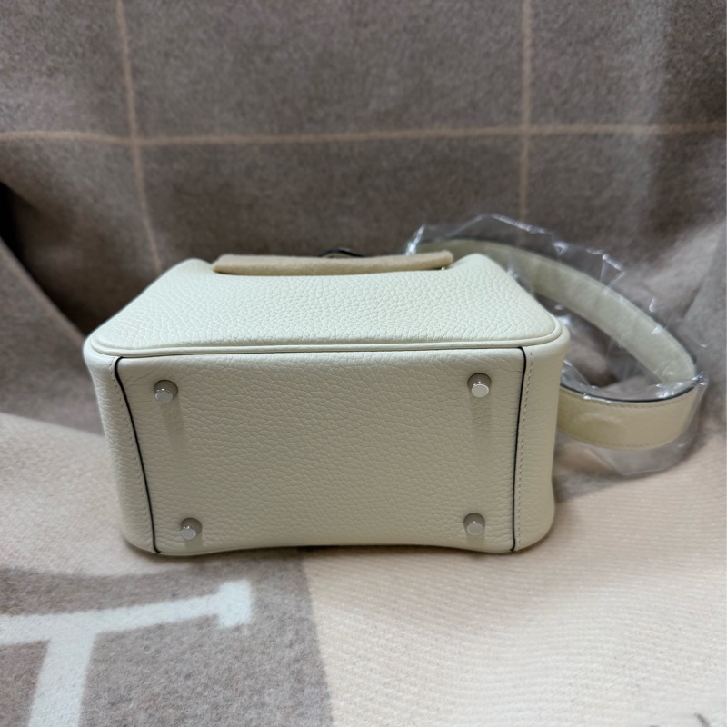 愛馬仕 mini lindy  奶油白配銀釦 二代 短背帶 迷你 lindy-5
