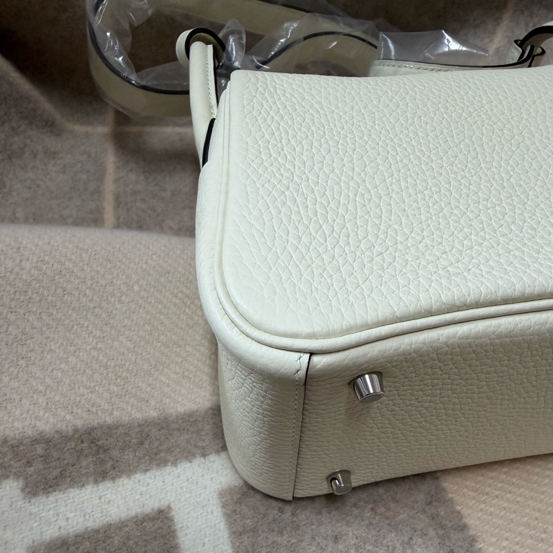 愛馬仕 mini lindy  奶油白配銀釦 二代 短背帶 迷你 lindy-8