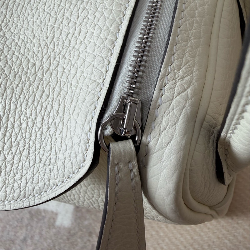 愛馬仕 mini lindy  奶油白配銀釦 二代 短背帶 迷你 lindy-15