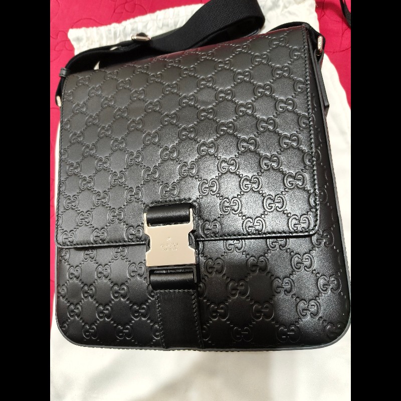 Gucci Signature 黑色扣鎖掀蓋斜側背包406368-CWCBX-1000-0