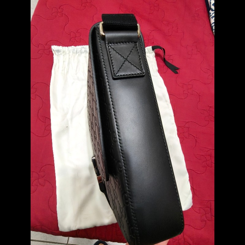 Gucci Signature 黑色扣鎖掀蓋斜側背包406368-CWCBX-1000-2