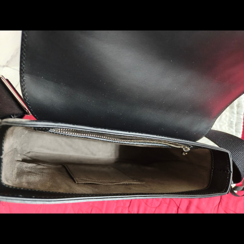 Gucci Signature 黑色扣鎖掀蓋斜側背包406368-CWCBX-1000-12