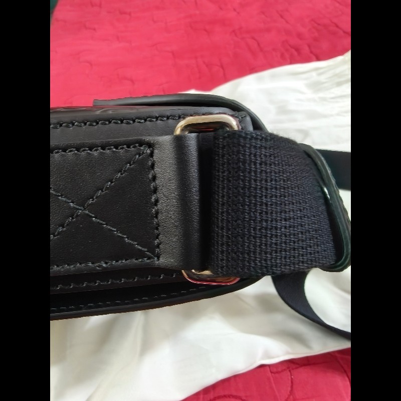 Gucci Signature 黑色扣鎖掀蓋斜側背包406368-CWCBX-1000-16