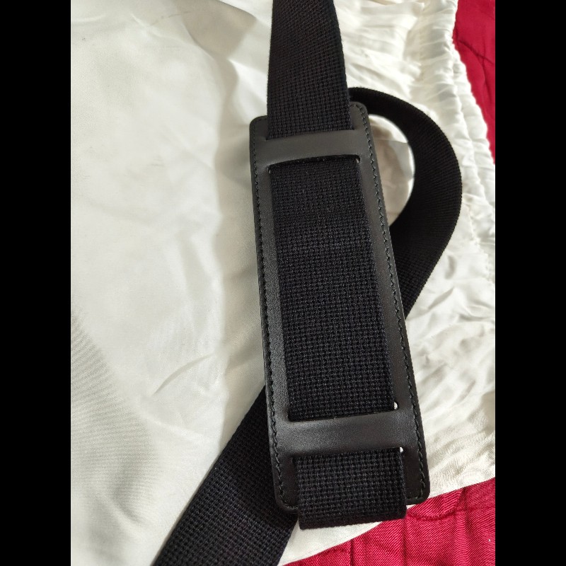 Gucci Signature 黑色扣鎖掀蓋斜側背包406368-CWCBX-1000-17