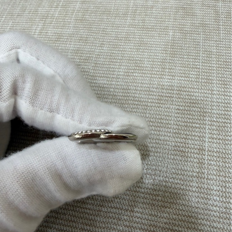 香奈兒 𝑪𝒉𝒂𝒏𝒆𝒍 23K黑色琺瑯滿鑽星星雙C耳釘-10