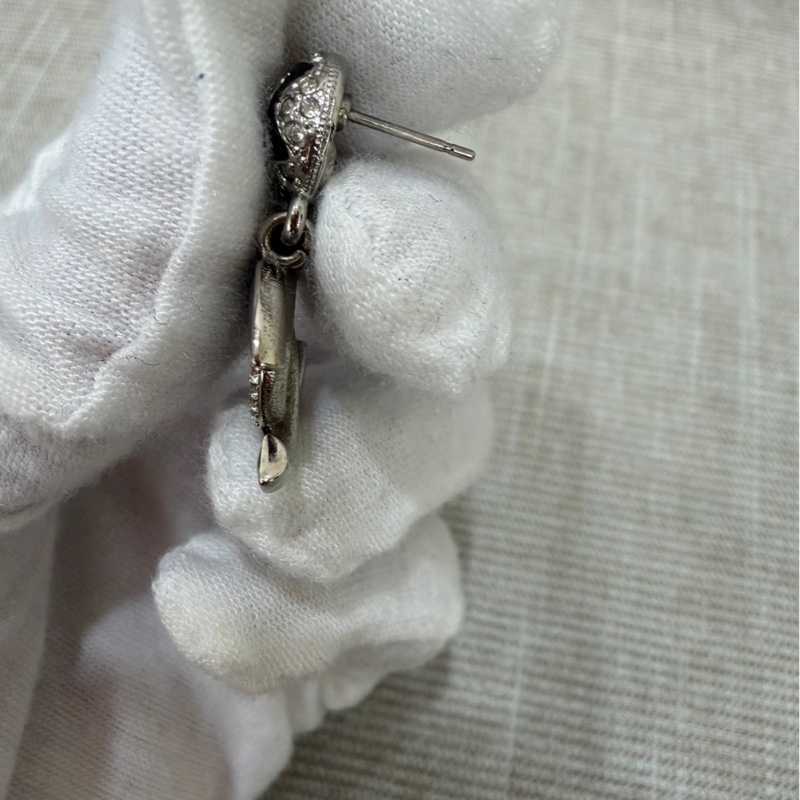 香奈兒 𝑪𝒉𝒂𝒏𝒆𝒍 23K黑色琺瑯滿鑽星星雙C耳釘-15