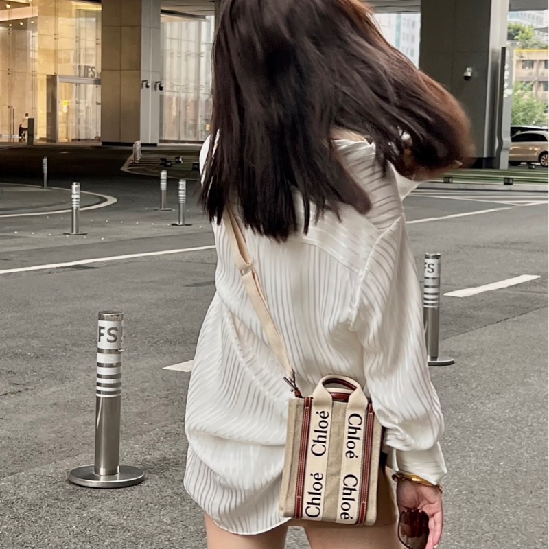 Chloe’ 蔻依 Woody North South 亞麻帆布皮革飾邊直立手提/斜背包(咖啡色)-0