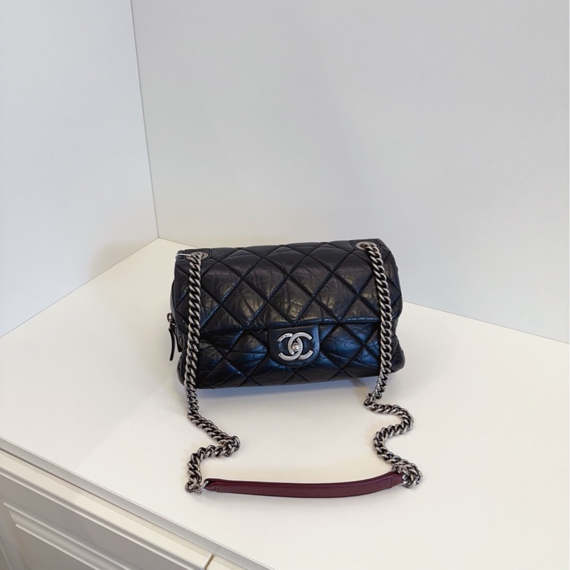 ✨Chanel 黑銀孟買油蠟皮CF 比例剛好 日常出門完美收納🖤-5