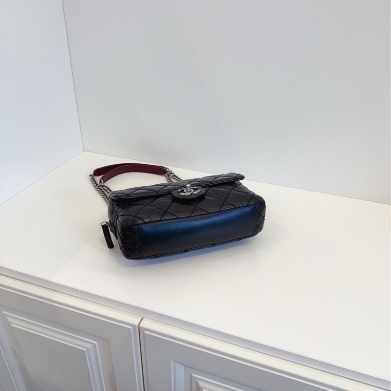 ✨Chanel 黑銀孟買油蠟皮CF 比例剛好 日常出門完美收納🖤-6