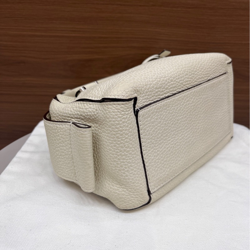 德爾沃｜cool box mini奶白色銀扣-4