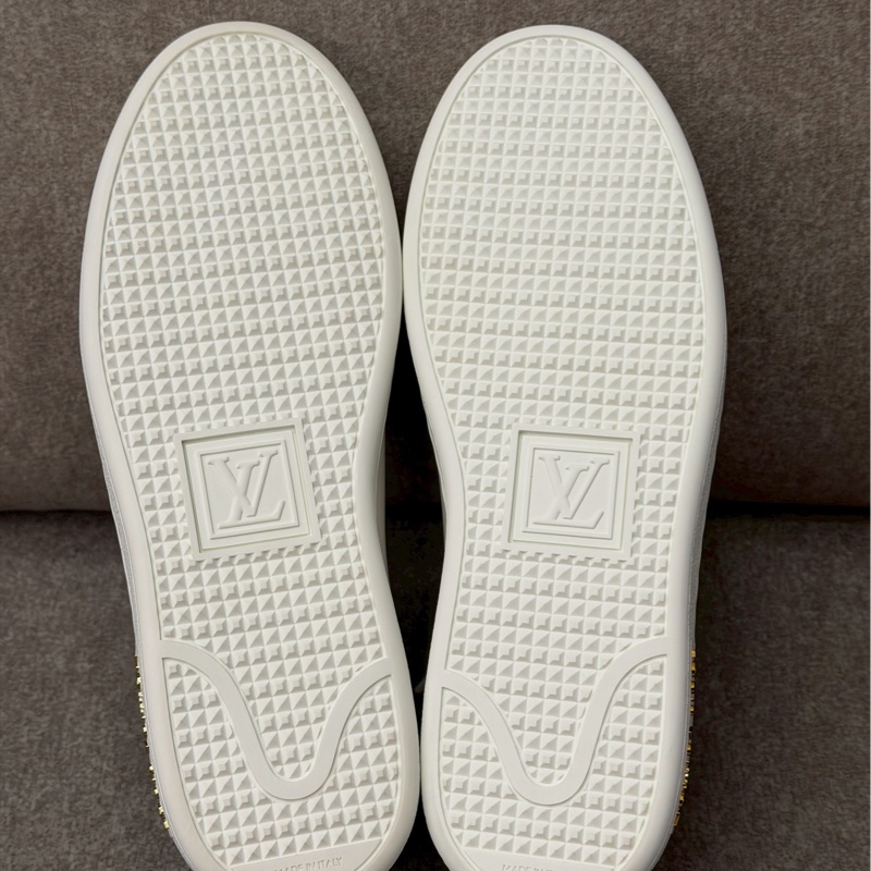 LV金屬logo小白鞋-3