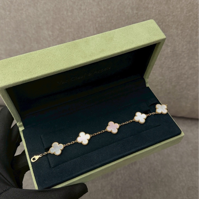 VCA白貝母五花手鍊-1