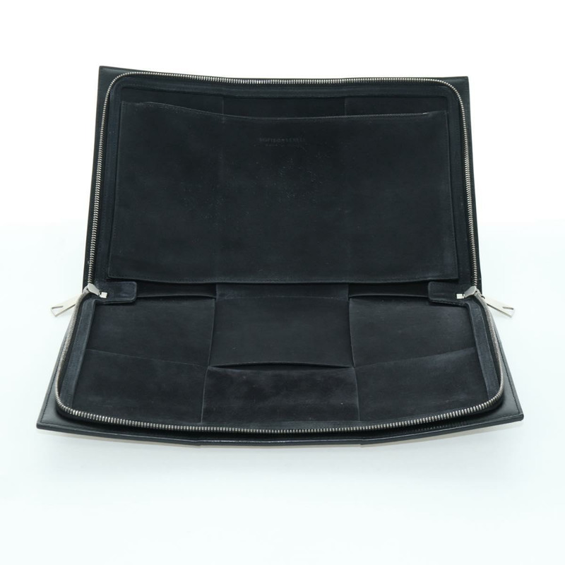 【日本直送】BOTTEGA VENETA MAXI INTRECCIATO 手拿包 皮革 黑色 銀色 正品 BSZ216M-12