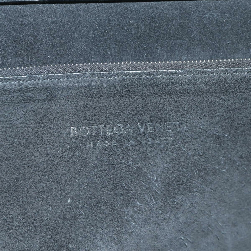 【日本直送】BOTTEGA VENETA MAXI INTRECCIATO 手拿包 皮革 黑色 銀色 正品 BSZ216M-13