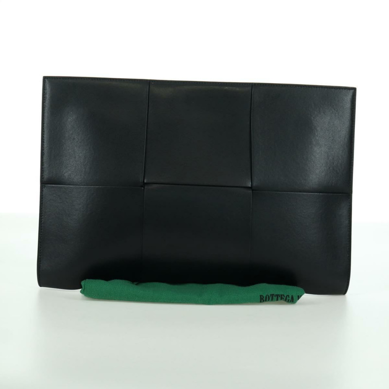 【日本直送】BOTTEGA VENETA MAXI INTRECCIATO 手拿包 皮革 黑色 銀色 正品 BSZ216M-20