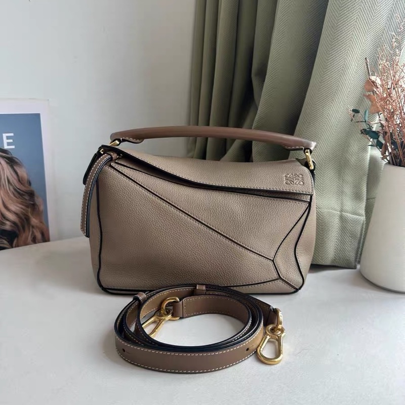 Loewe/羅意威 puzzle幾何包小號沙色 20年編碼 尺寸：24*16cm-0