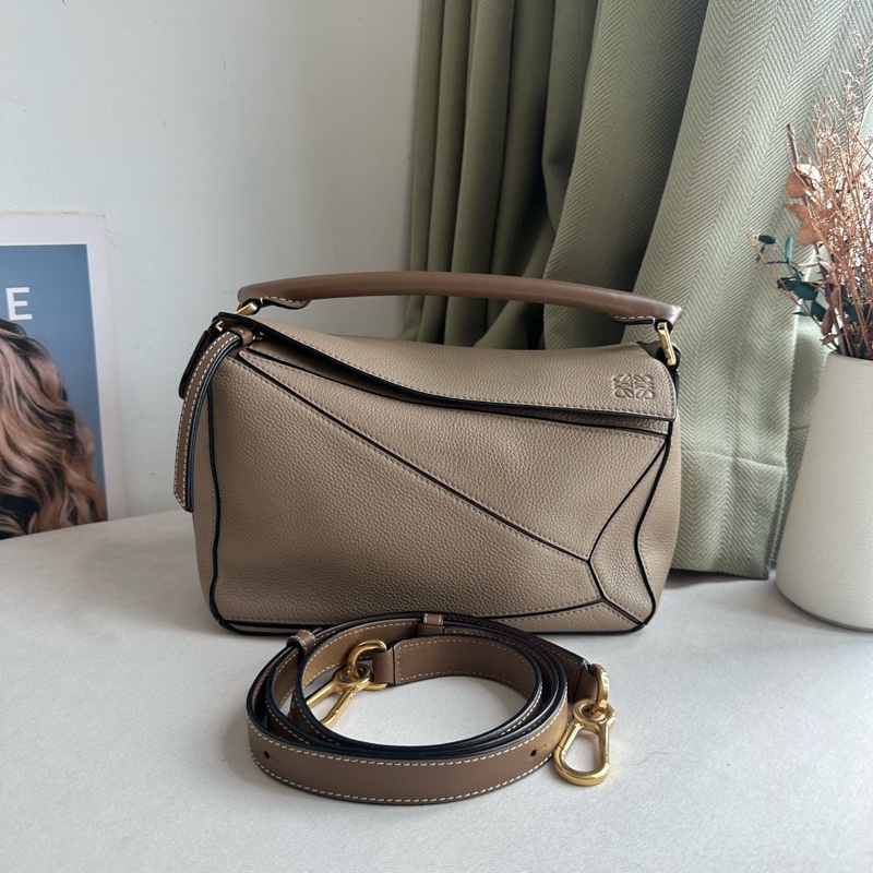 Loewe/羅意威 puzzle幾何包小號沙色 20年編碼 尺寸：24*16cm-1