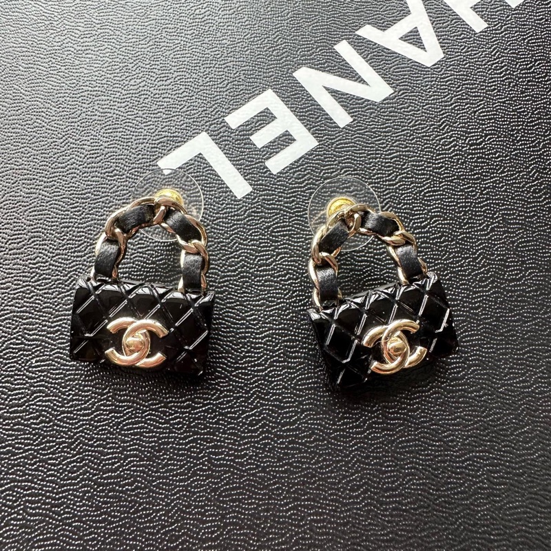 CHANEL香奈兒小書包款耳釘，23年  無附件-1