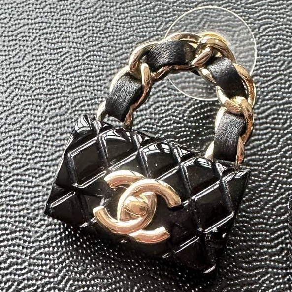 CHANEL香奈兒小書包款耳釘，23年  無附件-2